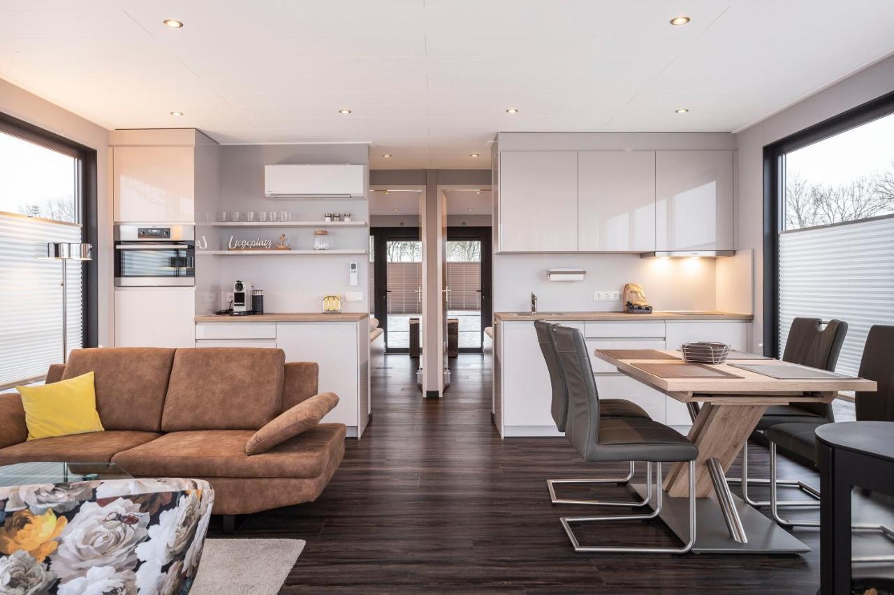Welcome In - Houseboat 'Elysium' Met Eigen Aanlegsteiger Sneek - Offingawier Zewnętrze zdjęcie