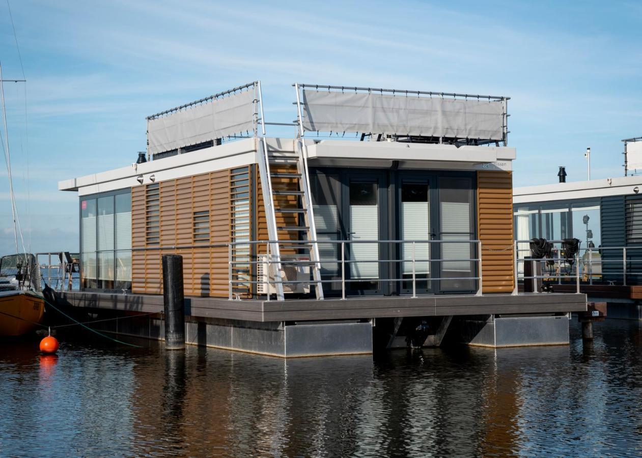 Welcome In - Houseboat 'Elysium' Met Eigen Aanlegsteiger Sneek - Offingawier Zewnętrze zdjęcie