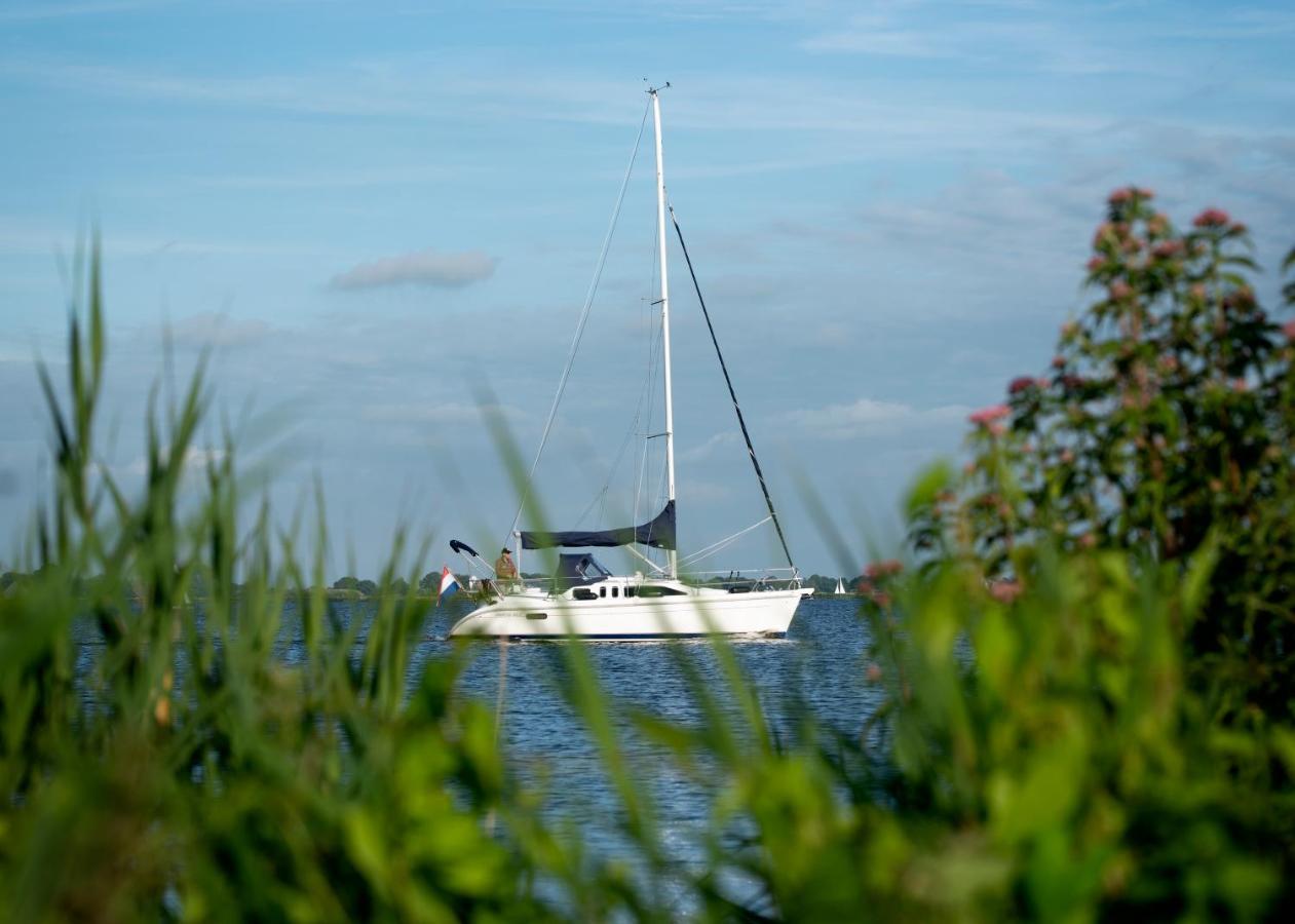 Welcome In - Houseboat 'Elysium' Met Eigen Aanlegsteiger Sneek - Offingawier Zewnętrze zdjęcie