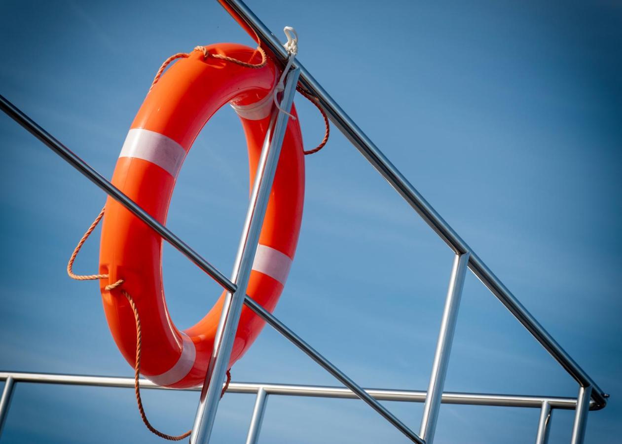 Welcome In - Houseboat 'Elysium' Met Eigen Aanlegsteiger Sneek - Offingawier Zewnętrze zdjęcie